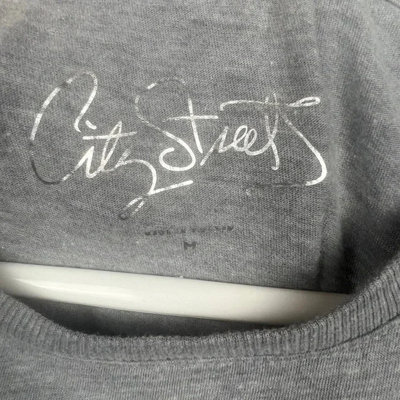 City Streets Grey‎ Tank with Gold Design Size Medium [pre-loved condition] - Picture 3 of 4